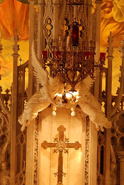 AltarDetail3.jpg