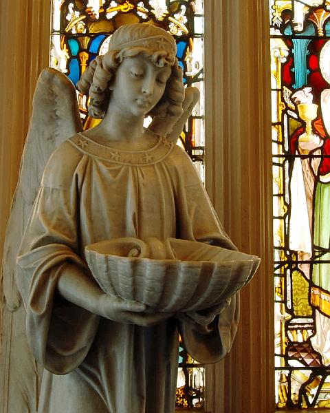 AngelStatueinPorch0110x8.jpg